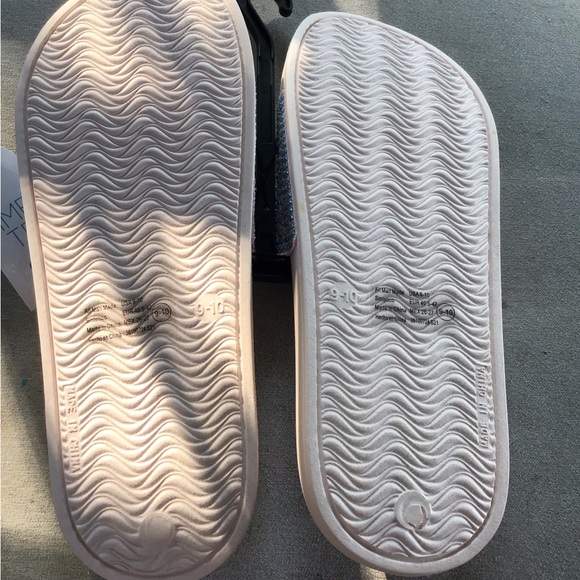 Rhinestone sandals 9/10 nwt - Picture 4 of 6